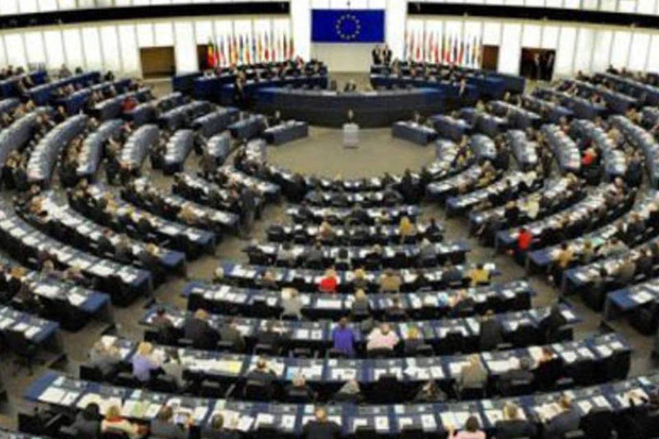 Eurodeputados querem explicações dos EUA por exigência de dados ao Twitter