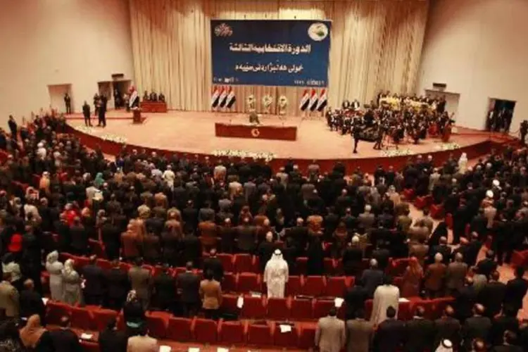 Sessão parlamentar em Bagdá: eleições para presidente foram adiadas nesta quarta (23) (Ahmad al-Rubaye/AFP)