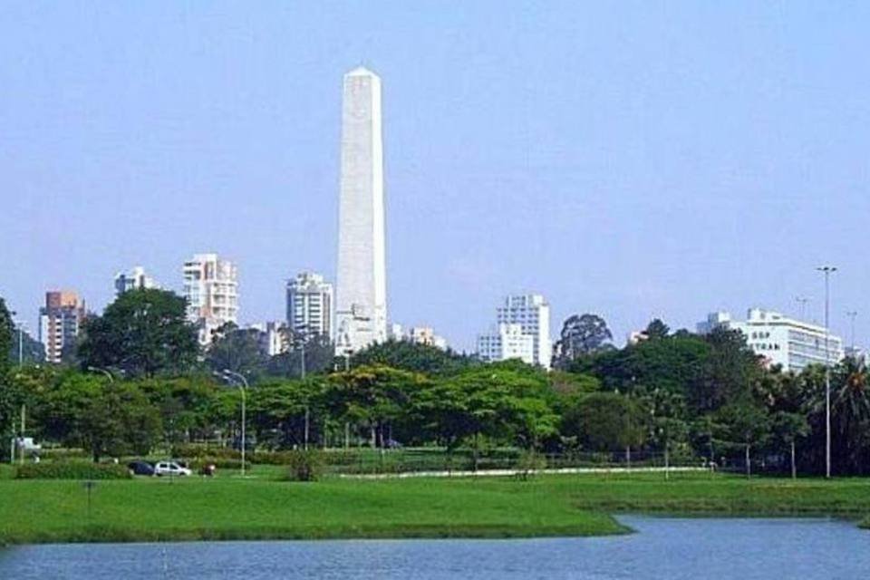 PLAY: No 9 de julho, procure um livro de Guilherme de Almeida, o poeta de 32