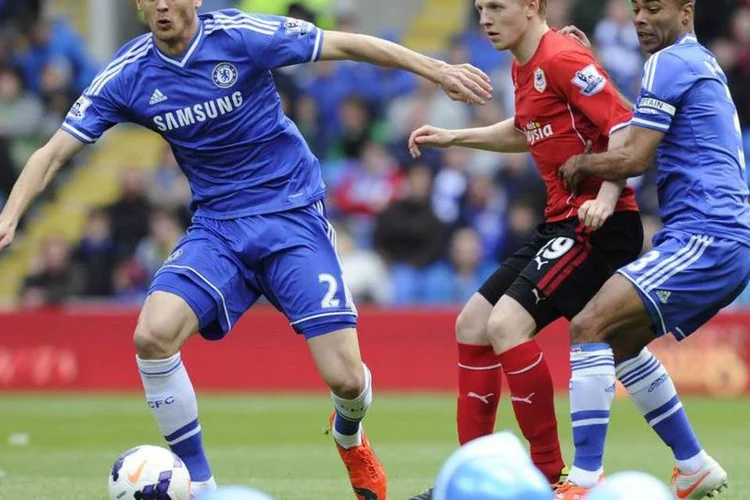 
	Partida da Premier League: Doyen empresta dinheiro para os clubes contratarem jogadores e espera ser paga em tr&ecirc;s anos
 (Rebecca Naden/Reuters)