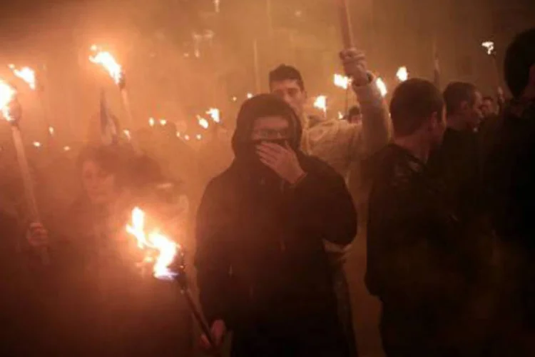 Manifestação do Amanhecer Dourado no centro de Atenas, Grécia (Angelos Tzortzinis/AFP)