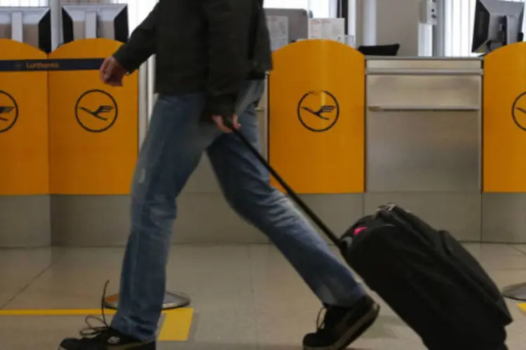 
	Guich&ecirc; em aeroporto: item representou o segundo maior impacto para o IPCA
 (REUTERS/Fabrizio Bensch)