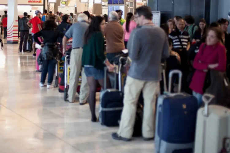 Aeroporto: o aplicativo é apenas informativo e não isenta a pessoa de preencher a declaração de bagagem (Pablo Blazquez Dominguez/Getty Images)