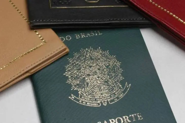
	Passaporte brasileiro: desde 2011, os que recebem passaporte diplom&aacute;tico t&ecirc;m o nome e o pedido publicados no Di&aacute;rio Oficial da Uni&atilde;o.
 (Raul Júnior/VOCÊ S.A.)