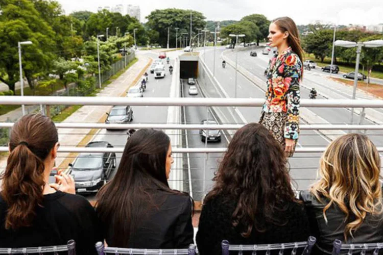 Campanha da Fiat com passarela na rua: ação contou com a presença de doze modelos da agência Way Models (Reprodução/Fiat)