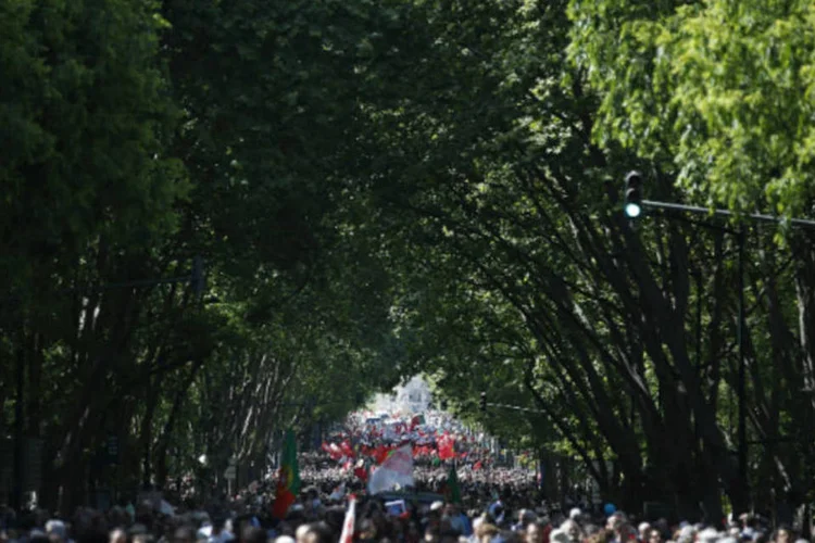 
	Passeata do 40&ordm; anivers&aacute;rio da Revolu&ccedil;&atilde;o dos Cravos: na opini&atilde;o do hoje coronel Vasco Louren&ccedil;o, foi&nbsp;&quot;a melhor opera&ccedil;&atilde;o militar na hist&oacute;ria de Portugal&quot;
 (Rafael Marchante/Reuters)