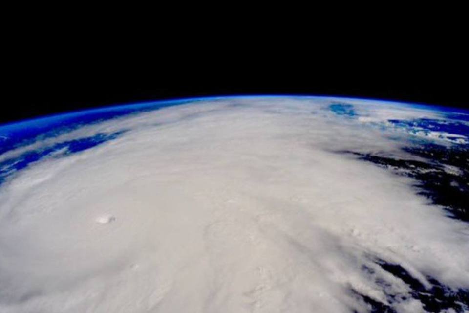 Astronauta posta foto assustadora do furacão Patricia; veja