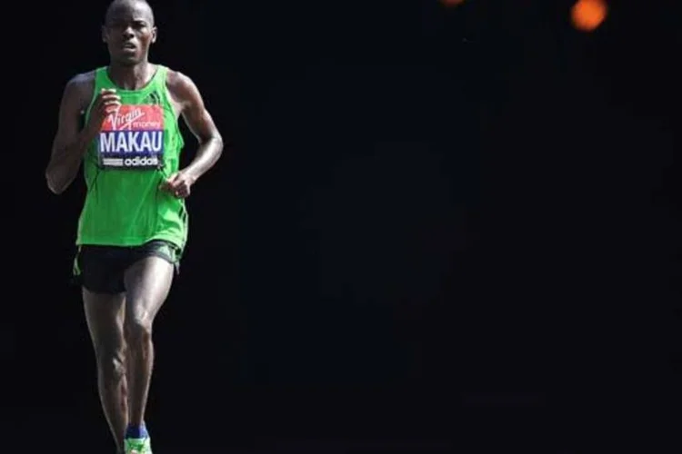 Makau, de 26 anos e vencedor da edição do ano passado, entrou seguido de seu compatriota Stephen Chemley (Getty Images)