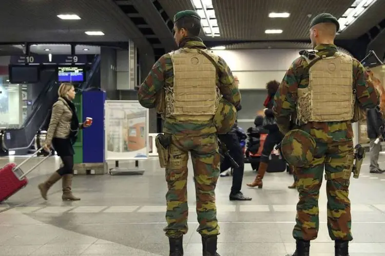 
	Patrulha belga: risco de ataques era &quot;eminente&quot; e pa&iacute;s elevou n&iacute;vel de alerta
 (Francois Lenoir/REUTERS)