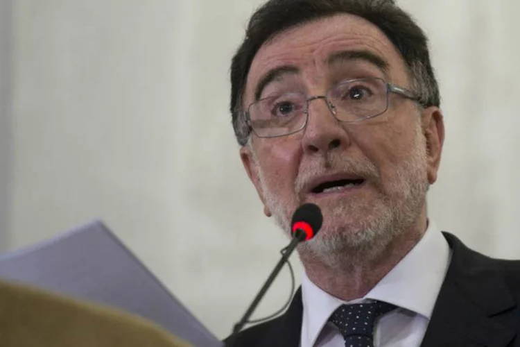 
	Patrus Ananias: ministro disse que s&oacute; iria comentar a pauta apresentada pela Contag e quest&otilde;es ligadas &agrave; agricultura familiar
 (Marcelo Camargo/Agência Brasil)