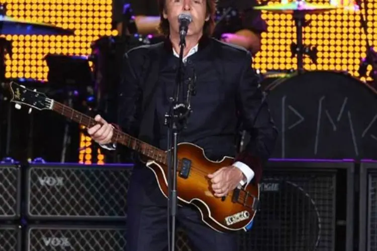 
	Paul McCartney durante apresenta&ccedil;&atilde;o: por uma quantia nada desprez&iacute;vel f&atilde;s puderam conversar com o Beatle por alguns minutos
 (Neilson Barnard/Stringer)