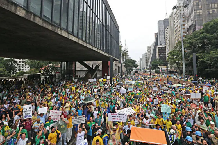 
	Manifestantes criticam o governo em passeata na Avenida Paulista, em S&atilde;o Paulo
 (Paulo Pinto/Fotos Públicas)
