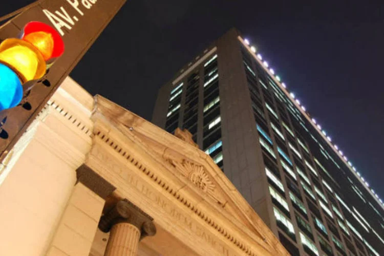 
	Avenida Paulista, em S&atilde;o Paulo: manifestantes come&ccedil;aram a marchar pela Paulista, no sentido Para&iacute;so, acompanhados por mil policiais
 (Caio Pimenta/Turismo em São Paulo)