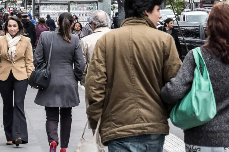 
	Pessoas caminham na Avenida Paulista: o melhor IDHM de S&atilde;o Paulo foi o de longevidade (0,853)
 (Rafael Neddermeyer/ Fotos Públicas)