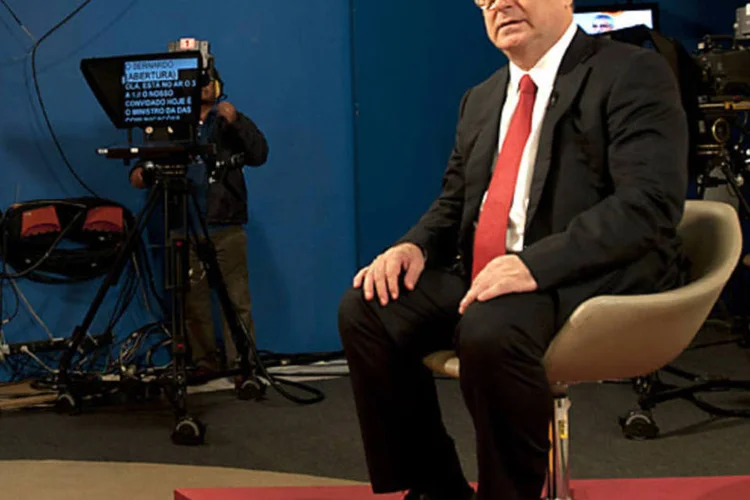 Paulo Bernardo afirmou ainda que o pacote de desonerações para redes de telecomunicações, anunciado ano passado, deve sair do papel em março (Agência Brasil)