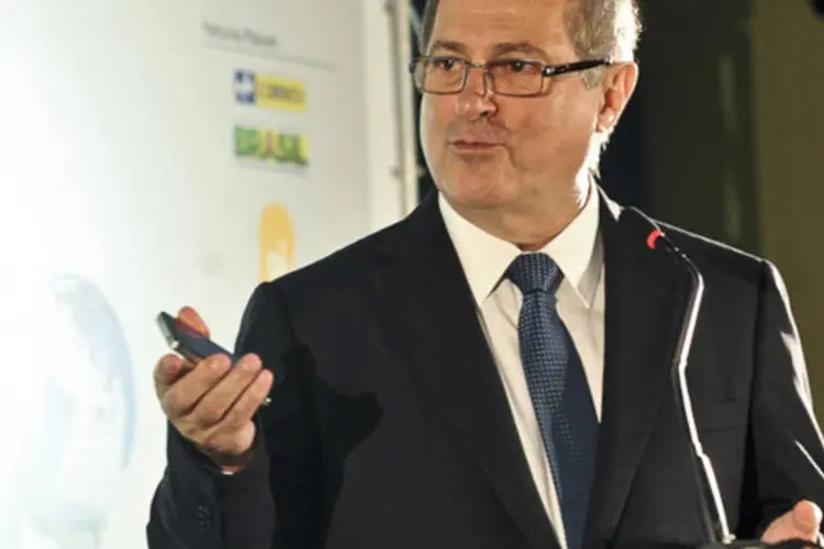 
	O ministro das Comunica&ccedil;&otilde;es, Paulo Bernardo:&nbsp;o ministro lembrou que j&aacute; existem limita&ccedil;&otilde;es impostas na &aacute;rea publicit&aacute;ria, em especial restringindo propagandas de cigarro em r&aacute;dios e TVs.
 (Elza Fiúza/Abr)