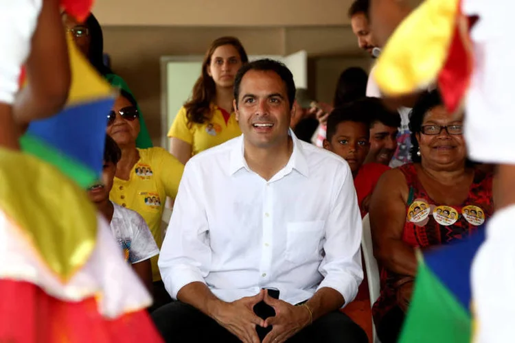 Paulo Câmara: governador está empatado tecnicamente com Armando Monteiro (PTB), alvo das críticas feita em sua campanha (Wagner Ramos/PSB/Divulgação/Divulgação)
