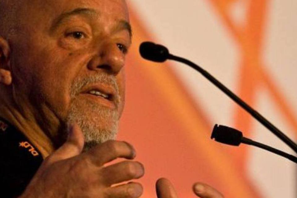 Paulo Coelho: A indústria editorial se adapta ou morre