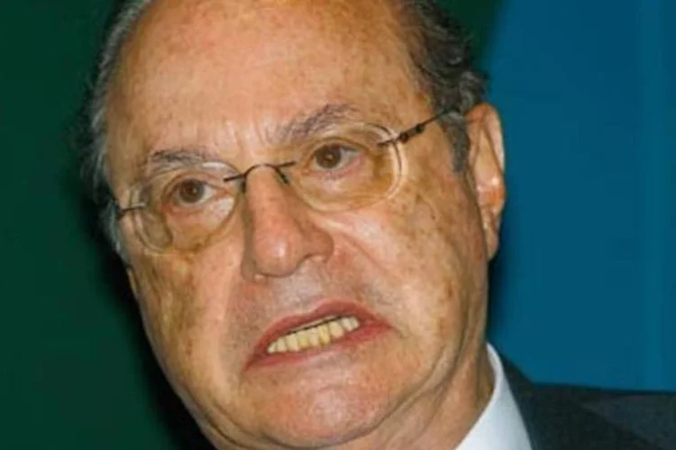 
	Paulo Maluf: deputado foi condenado&nbsp;a pagar multa de R$ 42,2 milh&otilde;es e a perda dos direitos pol&iacute;ticos por cinco anos
 (.)