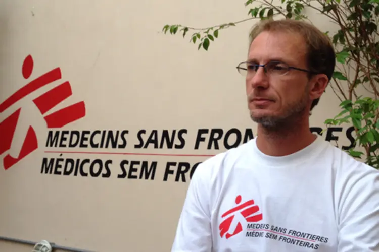 Paulo Reis: em toda Serra Leoa, há apenas um centro de tratamento, o do MSF (Carolina Pimentel/MSF/Reprodução/Facebook)
