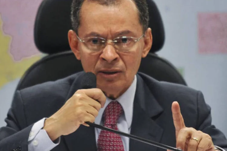 O ministro dos Transportes, Paulo Sérgio Oliveira Passos, prestou depoimento durante audiência pública na Comissão de Serviços de Infraestrutura do Senado (Antônio Cruz/ABr)