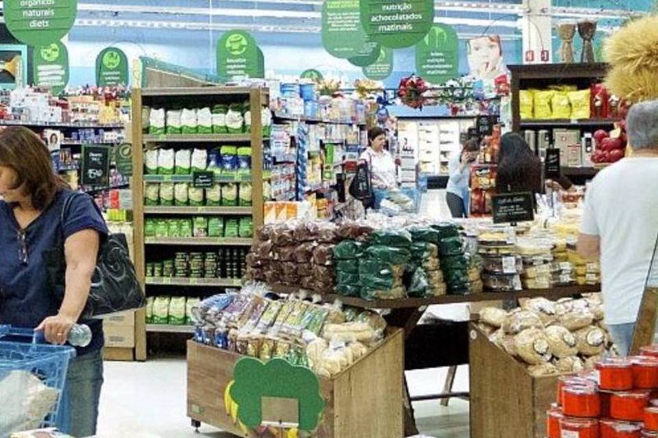Fusão Pão de Açúcar-Carrefour afastaria concorrência externa