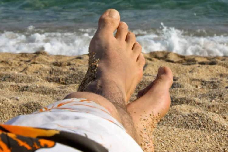 “Comer o que é oferecido na beira da praia é uma atitude que nem sempre faz bem à saúde e é preciso ficar atento a alguns detalhes para não prejudicar o trato com a balança” (sxc.hu)