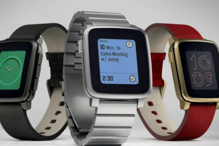 O Pebble Time, modelo de smartwatch financiado no Kickstarter: o relógio inteligente arrecadou US$ 1 milhão em 49 minutos, outro recorde (Reprodução/Kickstarter)