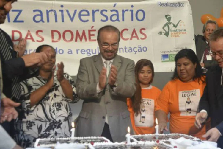 Um ano de PEC das Domésticas: representantes dos trabalhadores domésticos estiveram na Câmara para cobrar que projeto que assegura outros direitos seja discutido em plenário (José Cruz-ABr)