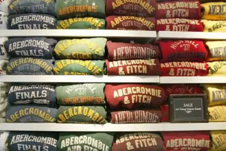 Abercrombie & Fitch: marca ficou famosa pelas roupas estampadas com logotipos gigantescos (Getty Images/Getty Images)