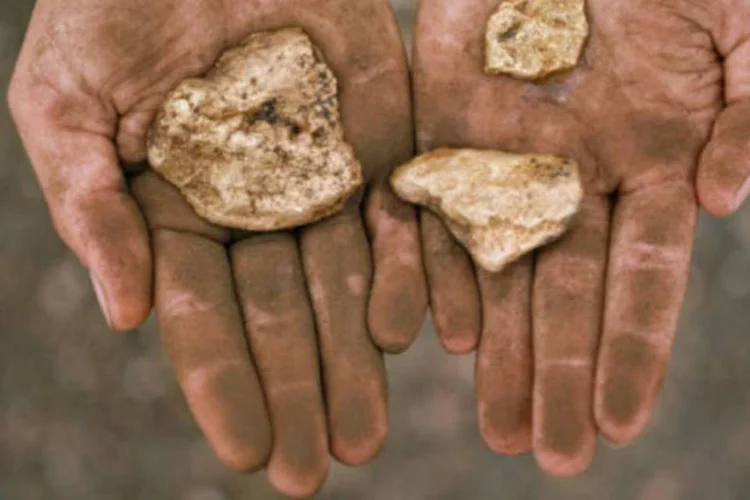 
	Ouro: atra&iacute;dos pelo o que est&atilde;o chamando de &quot;nova Serra Pelada&quot;, milhares de forasteiros chegam todos os dias &agrave; cidade de Pontes e Lacerda, em Mato Grosso
 (Getty Images)