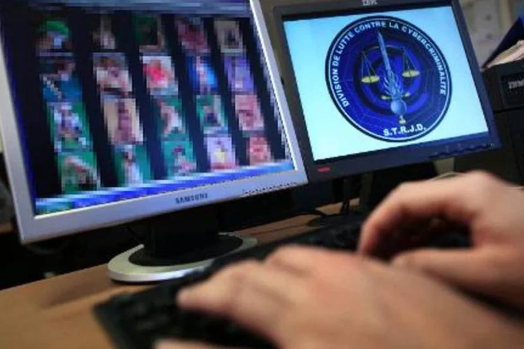
	Investiga&ccedil;&atilde;o: MPF vai investigar sites pornorgr&aacute;ficos que lucram com &quot;vazamento&quot; de imagens de adolescentes e jovens
 (Thomas Coex/AFP)