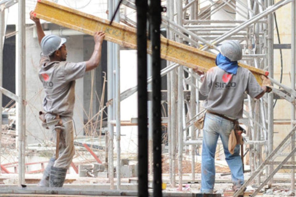 Pequenas empresas de construção desaceleram em abril
