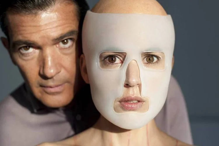 Antonio Banderas e Elena Anaya em cena de A Pele que Habito (Divulgação)