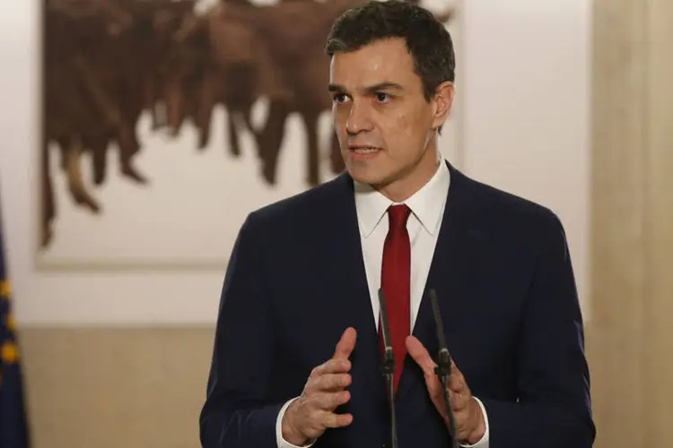 Pedro Sanchez: para conquistar o cargo, Pedro Sanchez vai precisar do apoio ou da abstenção de outras formações, como o Podemos (Juan Medina / Reuters)