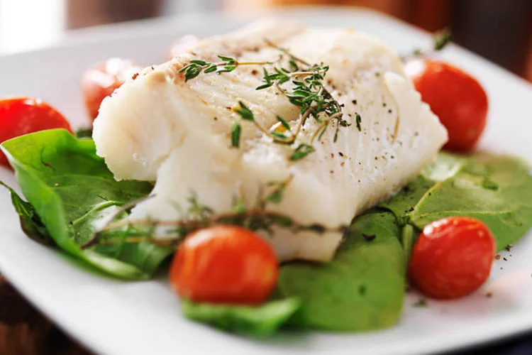 
	Peixe: principal fonte de &ocirc;mega 3, os peixes tamb&eacute;m s&atilde;o ricos em prote&iacute;nas espec&iacute;ficas, vitamina D, sel&ecirc;nio e outros minerais e elementos, disseram os pesquisadores
 (Thinkstock)
