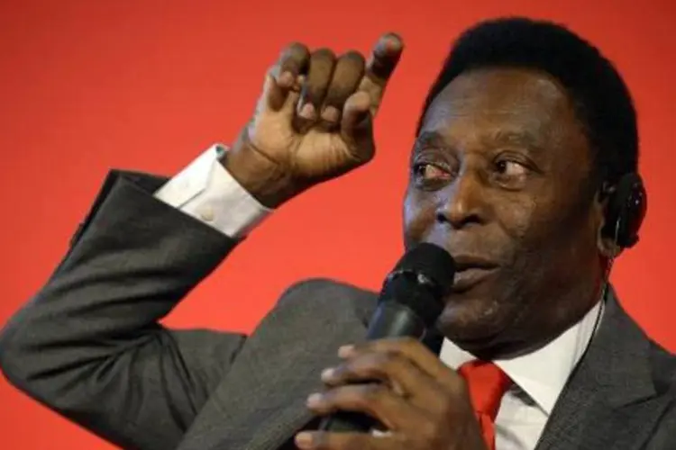 
	Pel&eacute;: ex-jogador, de 74 anos, foi hospitalizado com dores abdominais na quarta-feira
 (AFP)