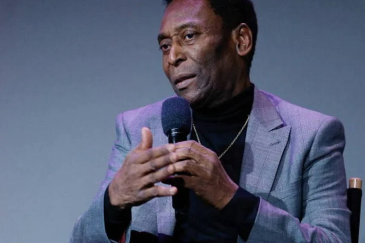 
	Pel&eacute;: o jogador vinha sentindo dores na perna e teve de passar por uma cirurgia na coluna
 (Getty Images)