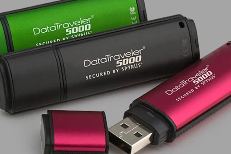 
	Pen drives: para os usu&aacute;rios, &eacute; mais pr&aacute;tico deixar os arquivos na nuvem
 (Divulgação)