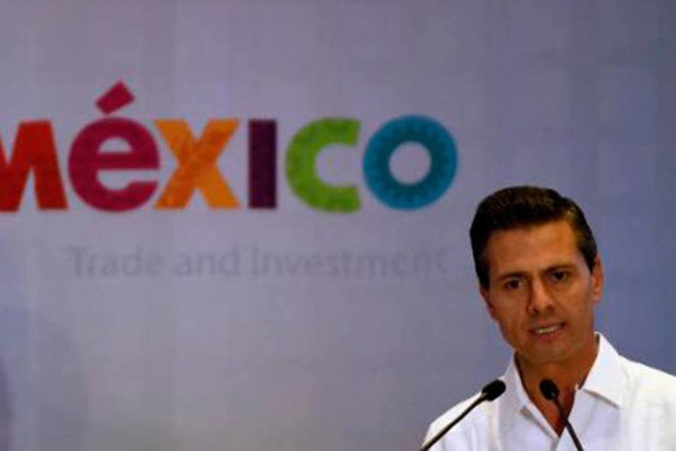 Peña Nieto apresenta pêsame a família de estudante mexicano