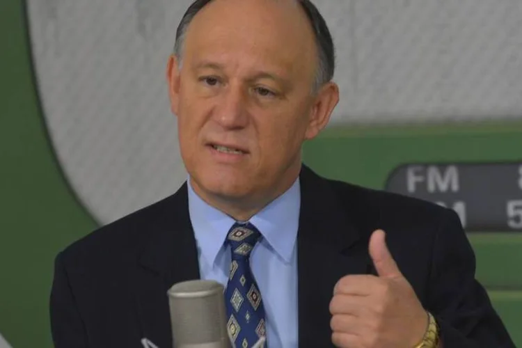 O ministro do Desenvolvimento Agrário, Pepe Vargas: segundo o ministro, "enquanto a chuva não chega", prossegue a execução de políticas emergenciais para minorar os problemas provocados pela seca. (Elza Fiuza/ABr)