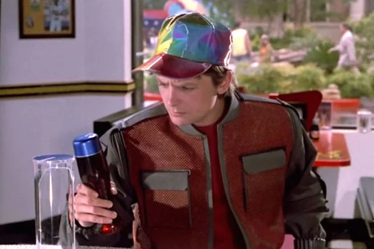 Filme "De Volta Para o Futuro 2": Pepsi vai lançar refrigerante que aparece em cena do clássico (Reprodução)