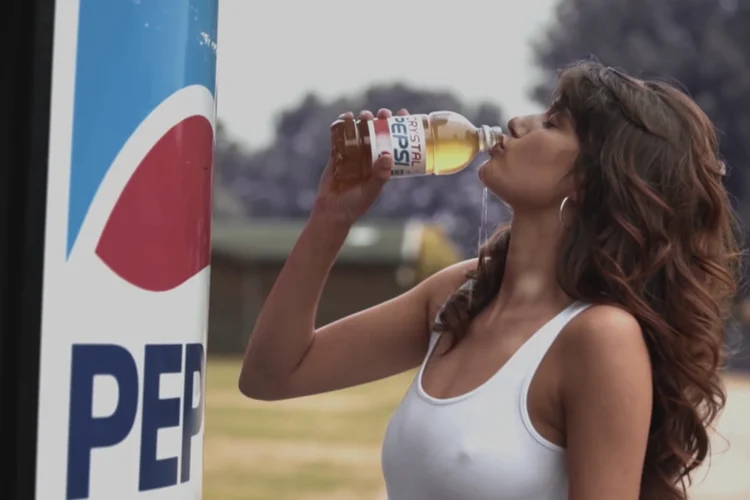 Comercial: segundo a ONG, a Pepsi compra toneladas de óleo de palma e a extração desse óleo destrói florestas e explora trabalhadores na indonésia (Divulgação)