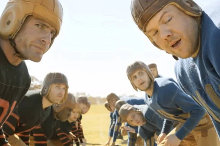 Propaganda da Pepsi para o Super Bowl: agência resolveu criar uma fábula para explicar como aconteceu o primeiro intervalo durante uma partida de futebol americano (Divulgação/Pepsi)