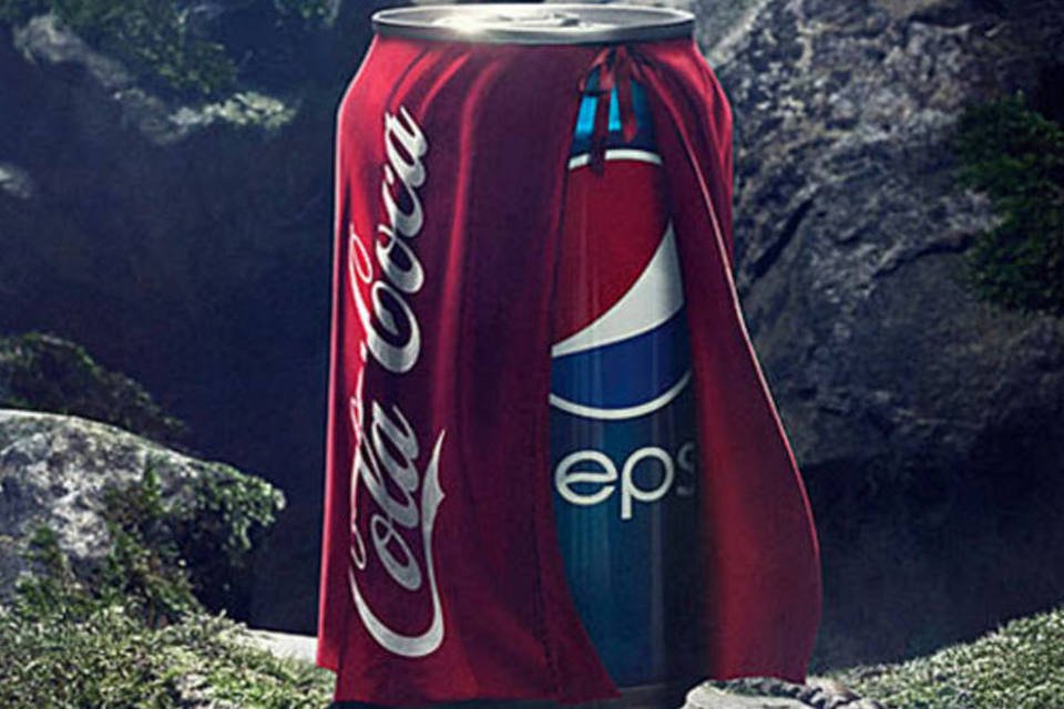 Pepsi se fantasia de Coca-Cola para “assustar” consumidores