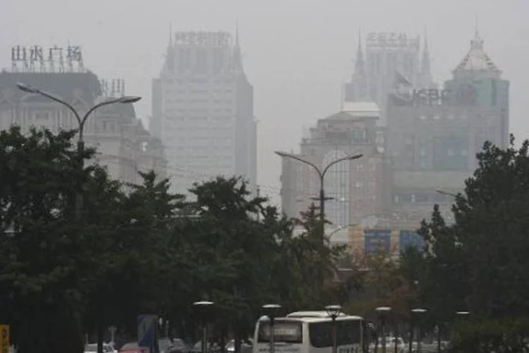 Céu poluído de Pequim: dicionário inclui termos sobre os novos ricos e a poluição (Greg Baker/AFP)
