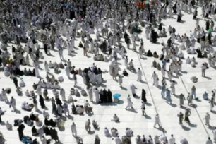 Imagem referente à matéria: Fiéis muçulmanos iniciam grande peregrinação na cidade saudita de Meca