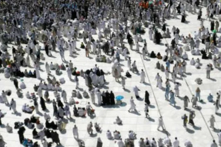 Milhões de muçulmanos de todas as partes do mundo se dirigem à Meca para dar início aos rituais da peregrinação anual, informaram as autoridades sauditas. (AFP / Fayez Nureldine)