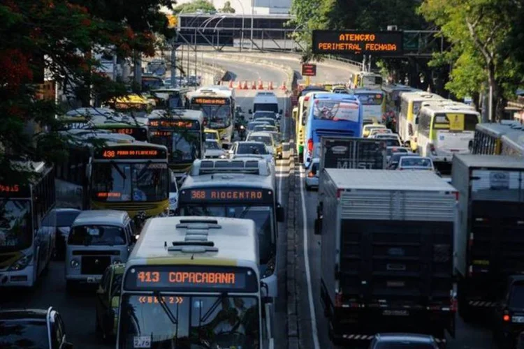 
	Interdi&ccedil;&atilde;o de trecho da Perimetral tem provocado congestionamentos no centro do Rio
 (Tomaz Silva/Agência Brasil/Agência Brasil)