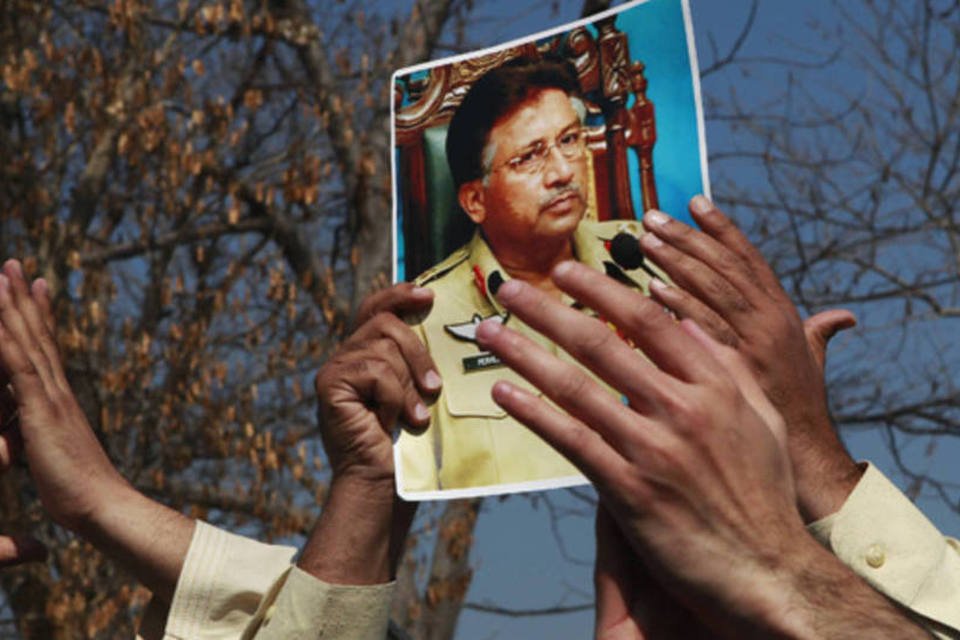Musharraf não poderá sair do Paquistão, diz Ministério